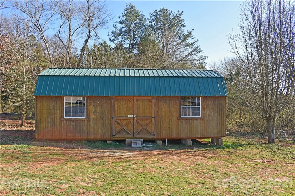 2370 Ralph L Road Hickory, NC 28602 - Photo 34 of 37 Gallery Image 34