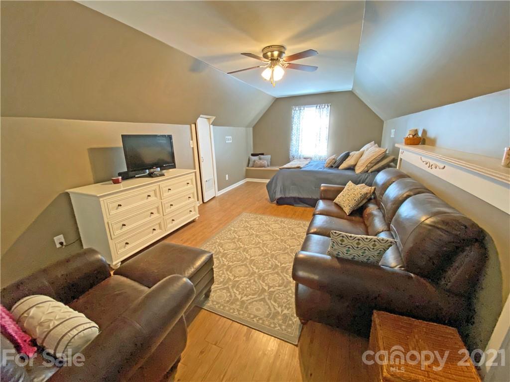 2370 Ralph L Road Hickory, NC 28602 - Photo 7 of 37 Gallery Image 7