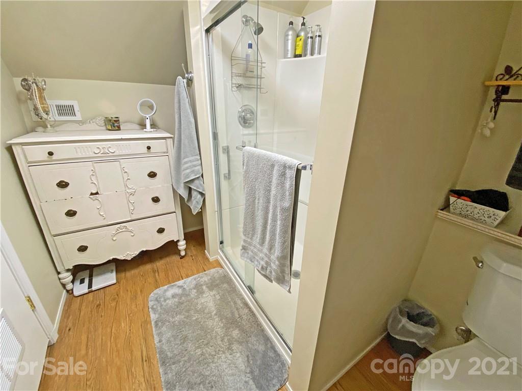 2370 Ralph L Road Hickory, NC 28602 - Photo 8 of 37 Gallery Image 8