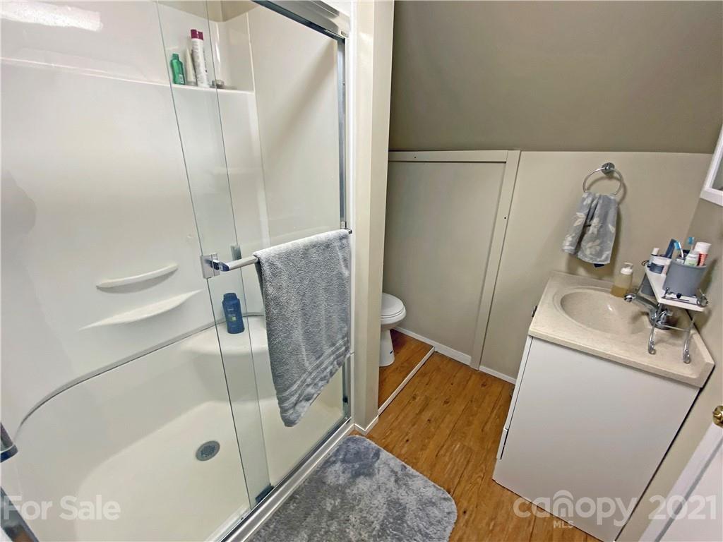 2370 Ralph L Road Hickory, NC 28602 - Photo 9 of 37 Gallery Image 9