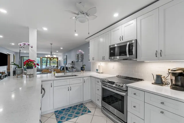 $3,000 | 5188 Oakhill Lane, Unit 1111, Delray Beach, FL 33484