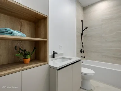 $899,500 | 2651 West Augusta Boulevard, Unit 1, Chicago, IL 60622