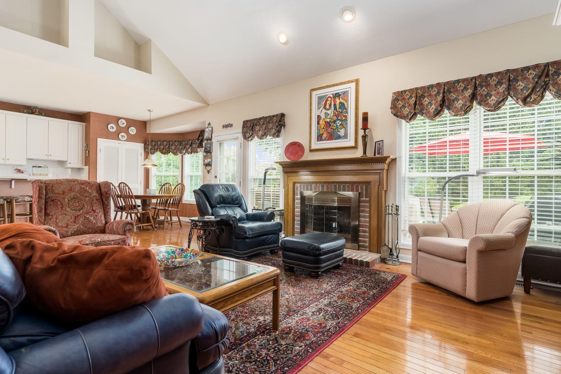 960 Reece Ridge Drive Columbus, OH 43230 - Photo 21 of 66 Great Room