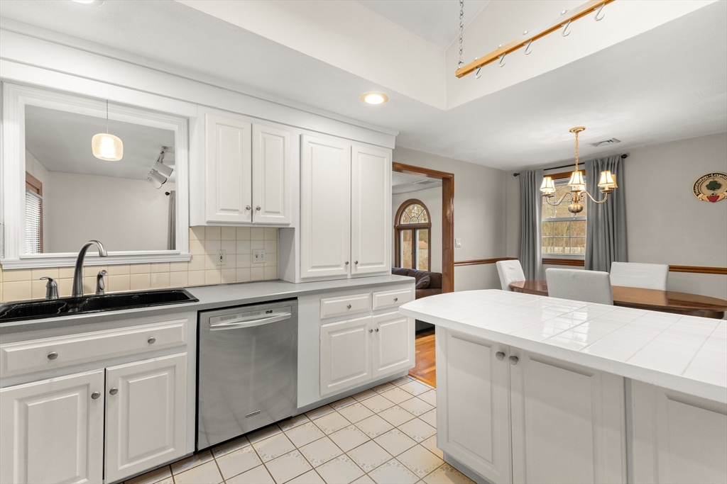 70 Dillingham Way Hanover, MA 02339 - Photo 20 of 42