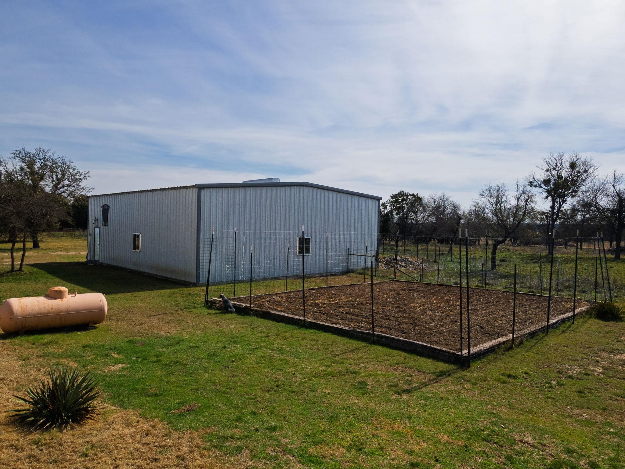 8089 East Fm 580 Kempner, TX 76539 - Photo 11 of 30 a backyard of a house with lots of green space
