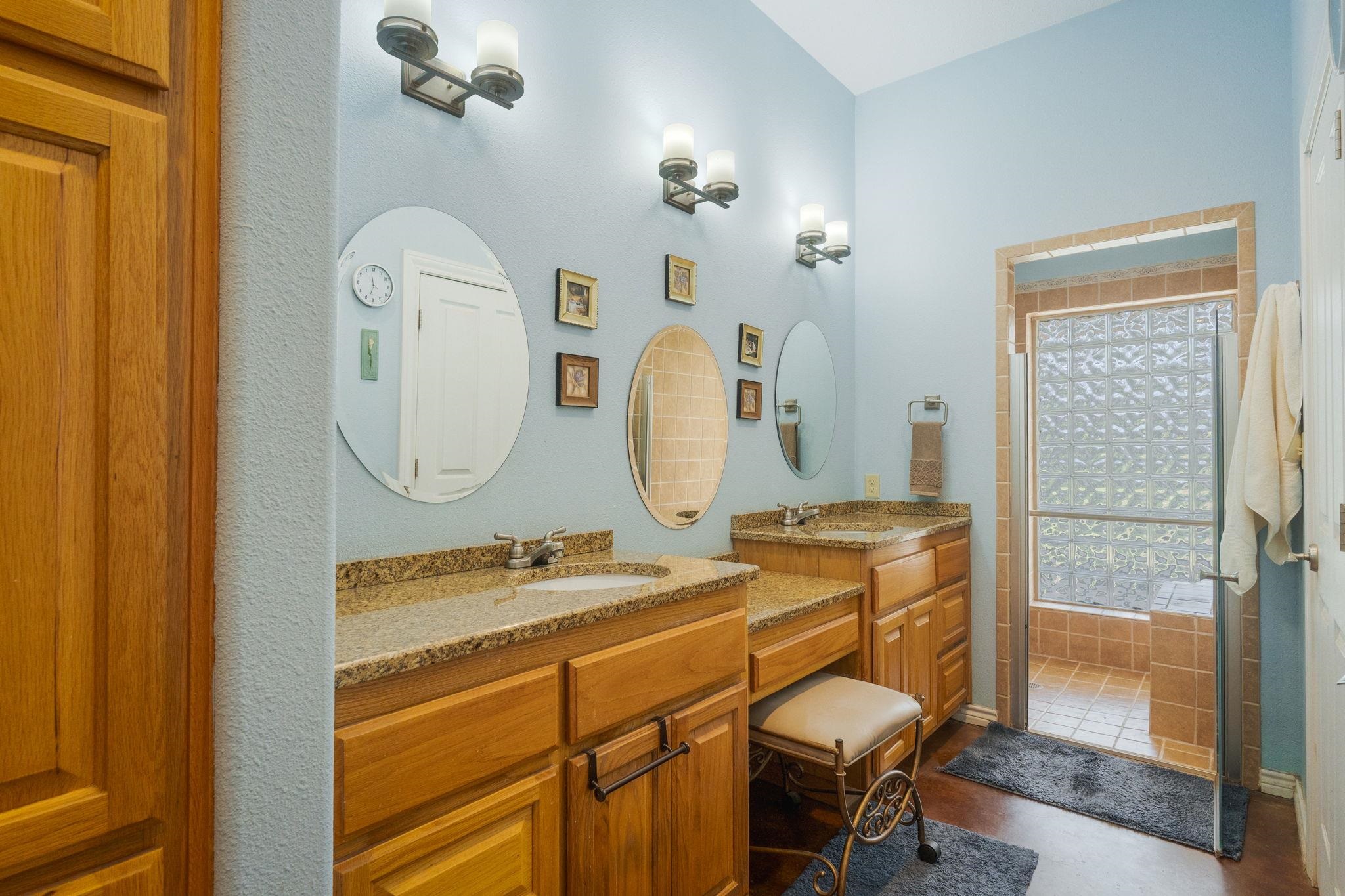 8089 East Fm 580 Kempner, TX 76539 - Photo 24 of 30 a room with a mirror and furniture