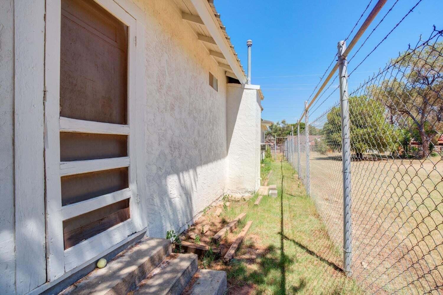 1918 18th Street Lubbock, TX 79401 - Photo 28 of 28 a view of an entryway