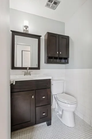 $165,000 | 7320 York Avenue South, Unit 211, Edina, MN 55435