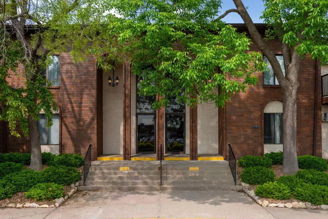 $165,000 | 7320 York Avenue South, Unit 211, Edina, MN 55435