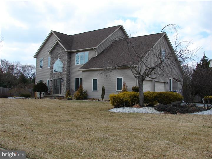 7 Hansom Drive Columbus, NJ 08022 - Photo 2 of 13 Exterior Side