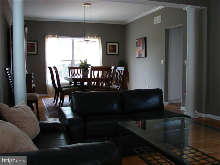 7 Hansom Drive Columbus, NJ 08022 - Photo 6 of 13 Family Room