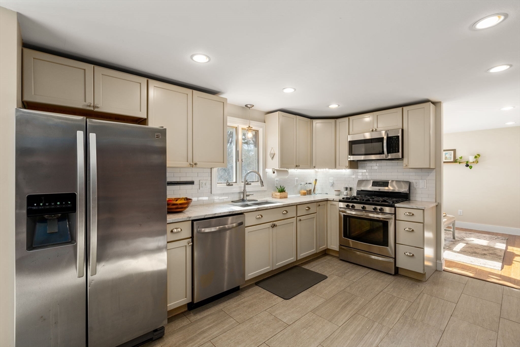 11 Sunset Road Maynard, MA 01754 - Photo 8 of 39