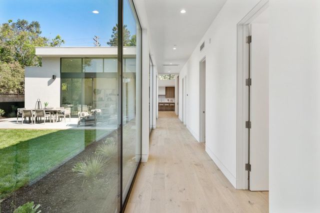 $6,350,000 | 520 Hobart Street, Menlo Park, CA 94025