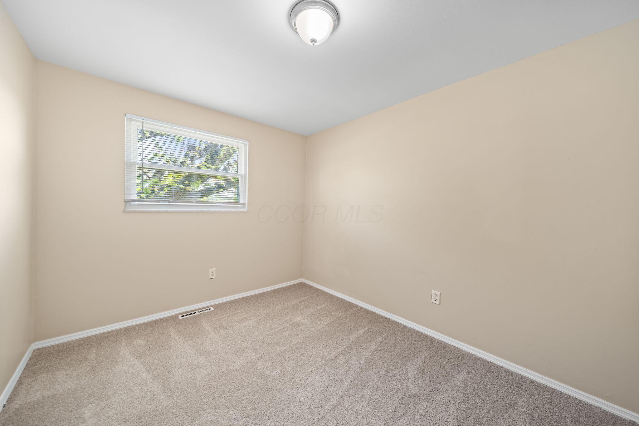 5220 Refugee Road Columbus, OH 43232 - Photo 26 of 48 26-web-or-mls-A7409896-2