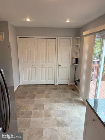 a view of entryway with front door