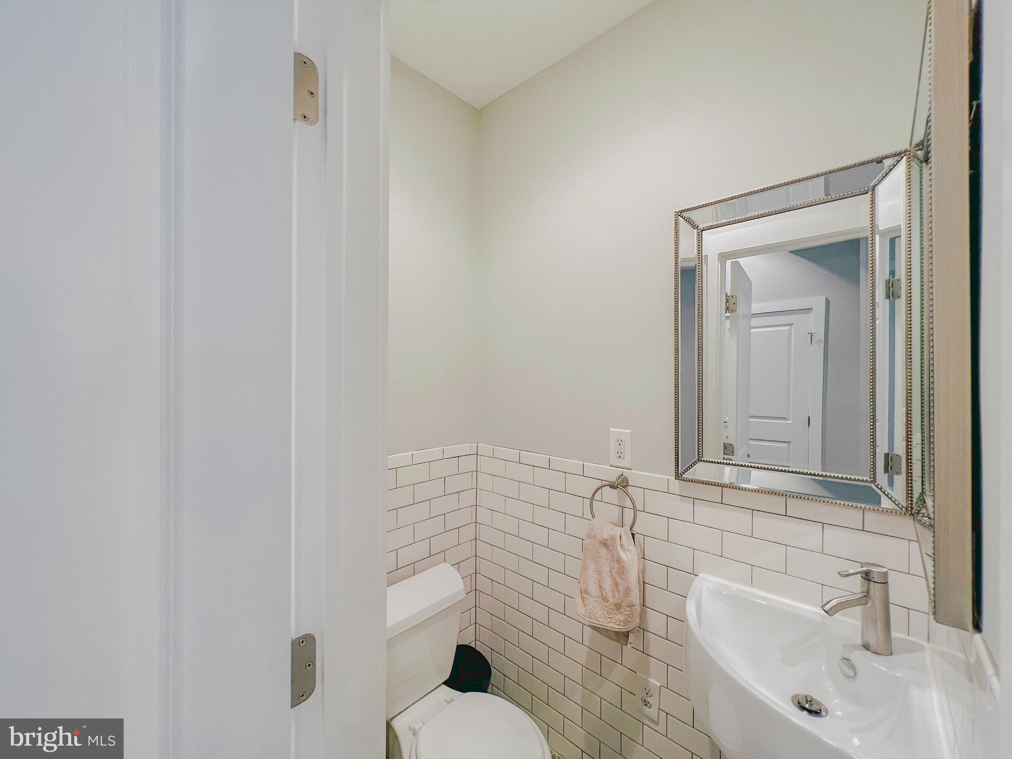 16 R Street Northwest, Unit 2 Washington, DC 20001 - Photo 17 of 47