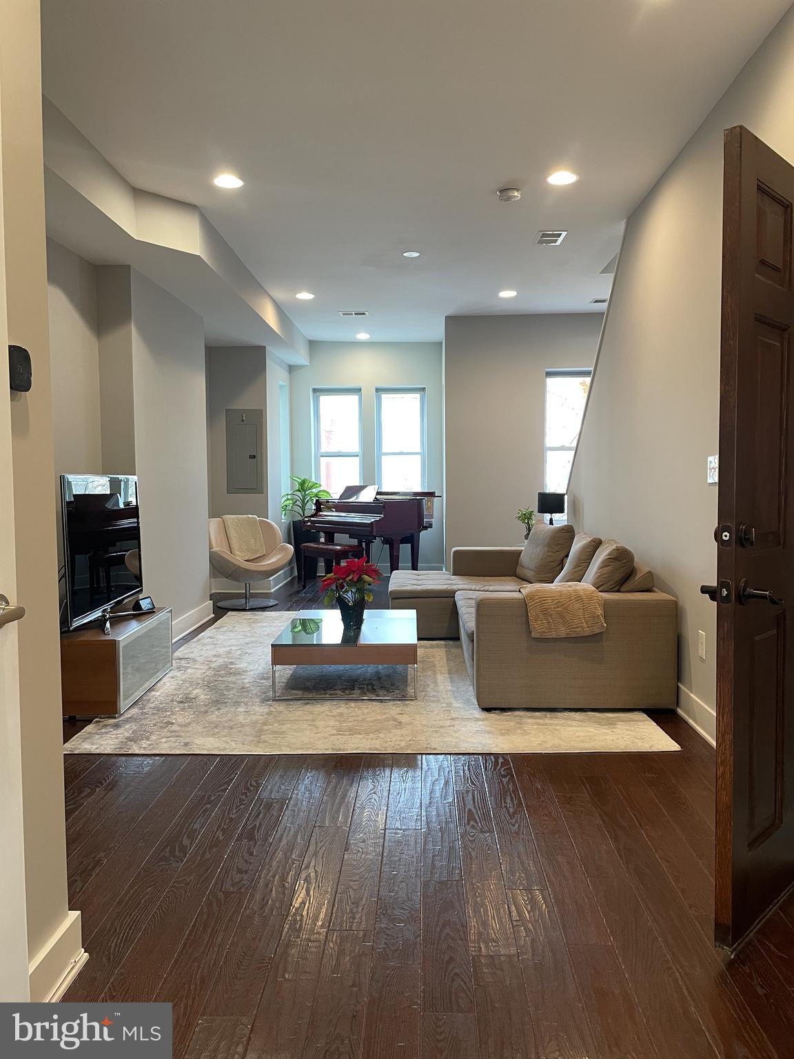 16 R Street Northwest, Unit 2 Washington, DC 20001 - Photo 20 of 47