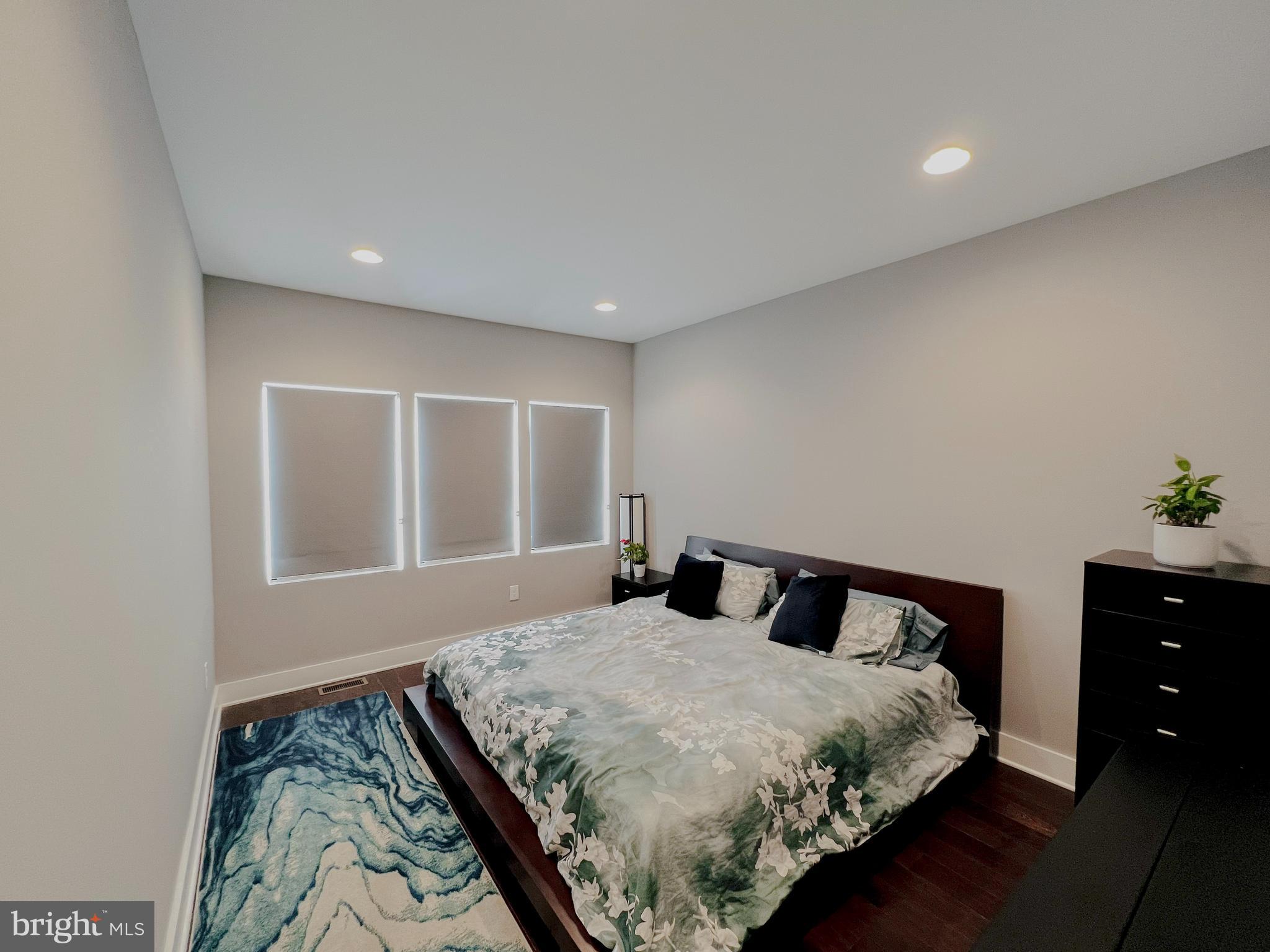 16 R Street Northwest, Unit 2 Washington, DC 20001 - Photo 25 of 47