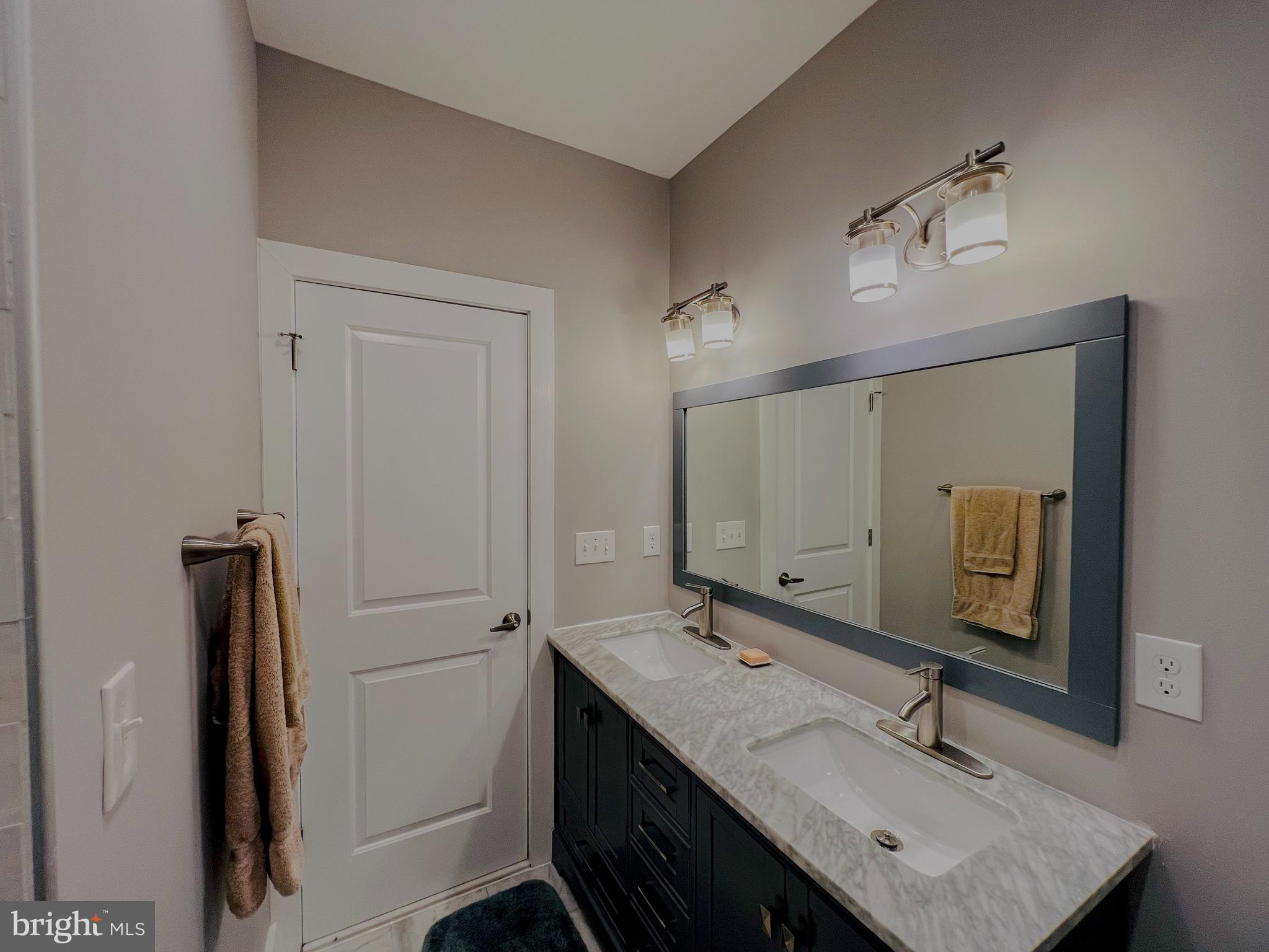 16 R Street Northwest, Unit 2 Washington, DC 20001 - Photo 28 of 47