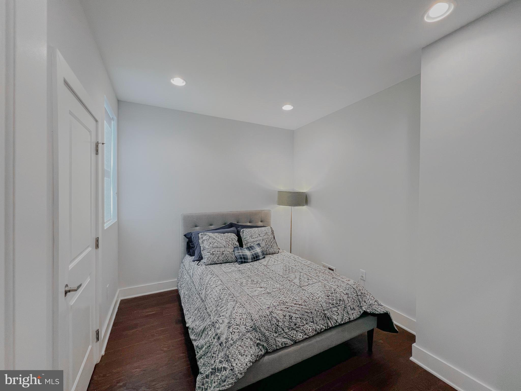 16 R Street Northwest, Unit 2 Washington, DC 20001 - Photo 29 of 47