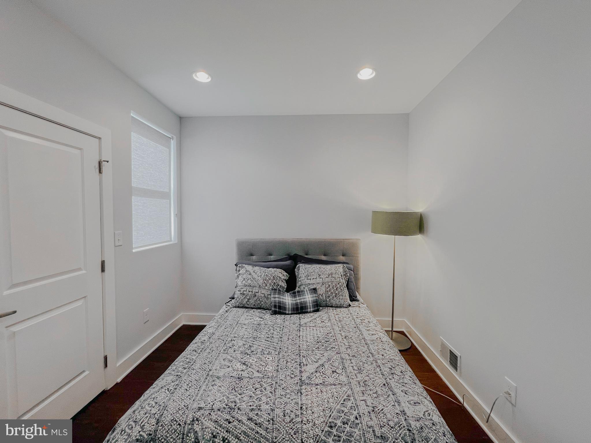 16 R Street Northwest, Unit 2 Washington, DC 20001 - Photo 30 of 47