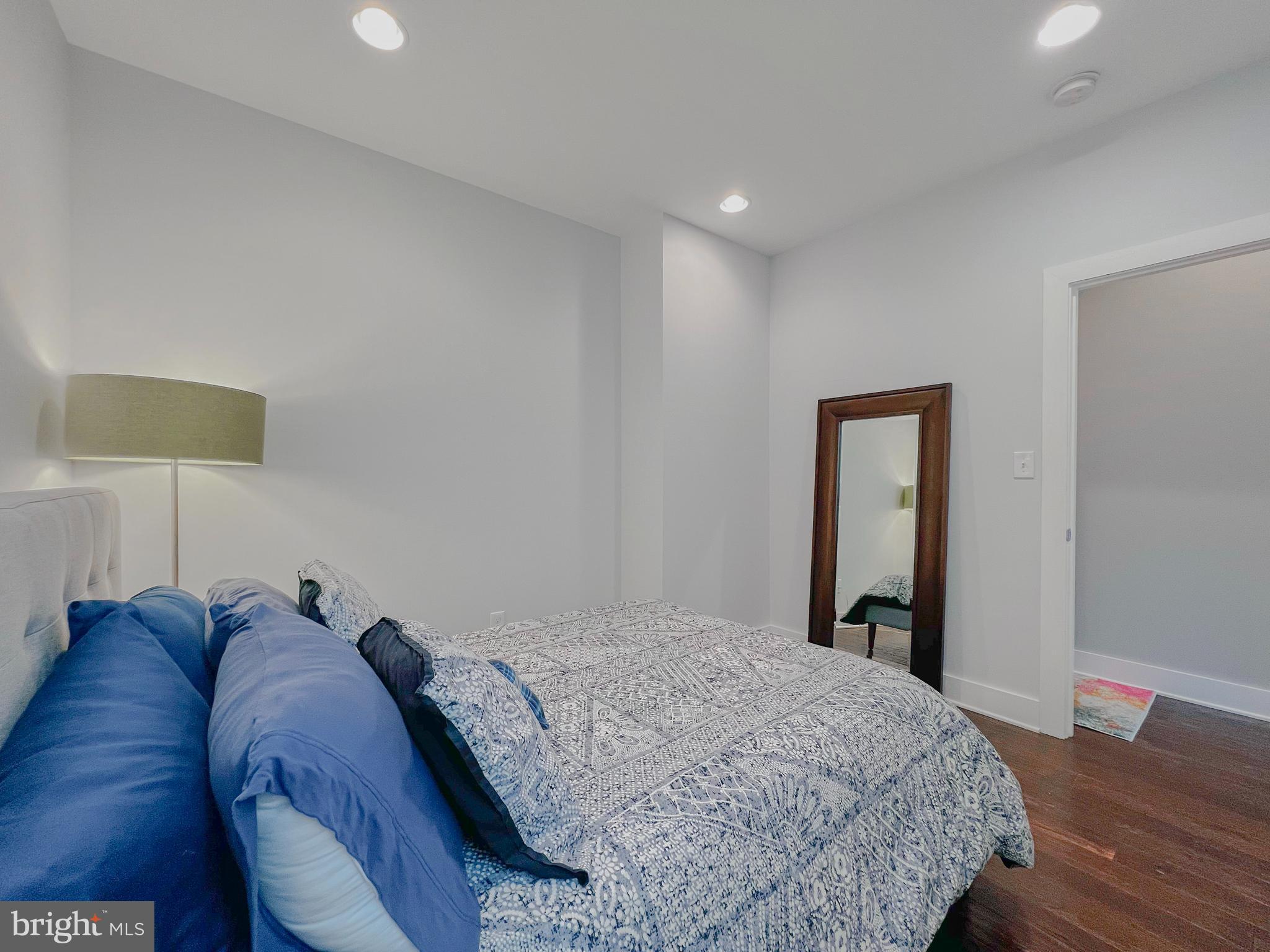 16 R Street Northwest, Unit 2 Washington, DC 20001 - Photo 31 of 47