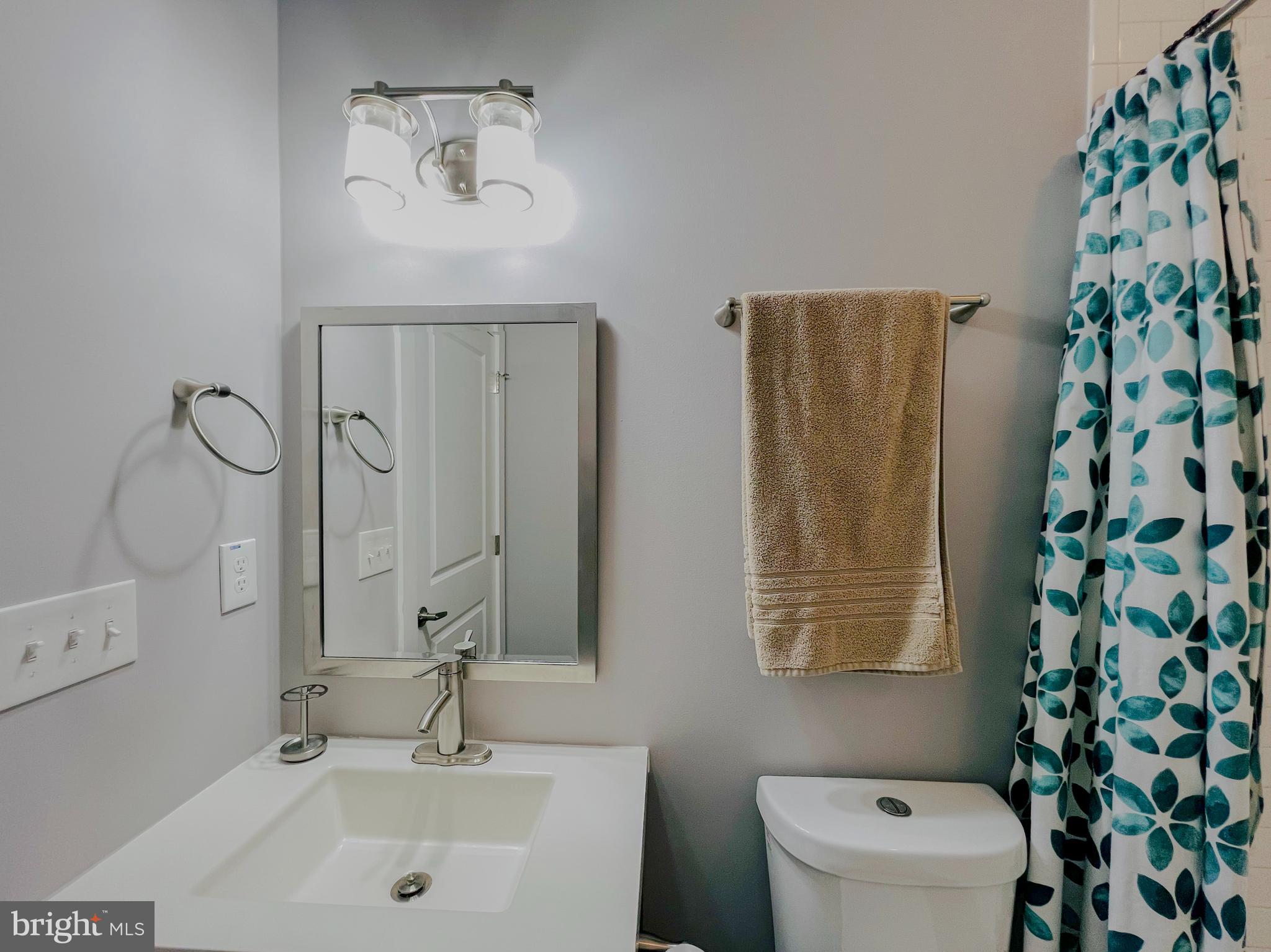 16 R Street Northwest, Unit 2 Washington, DC 20001 - Photo 33 of 47