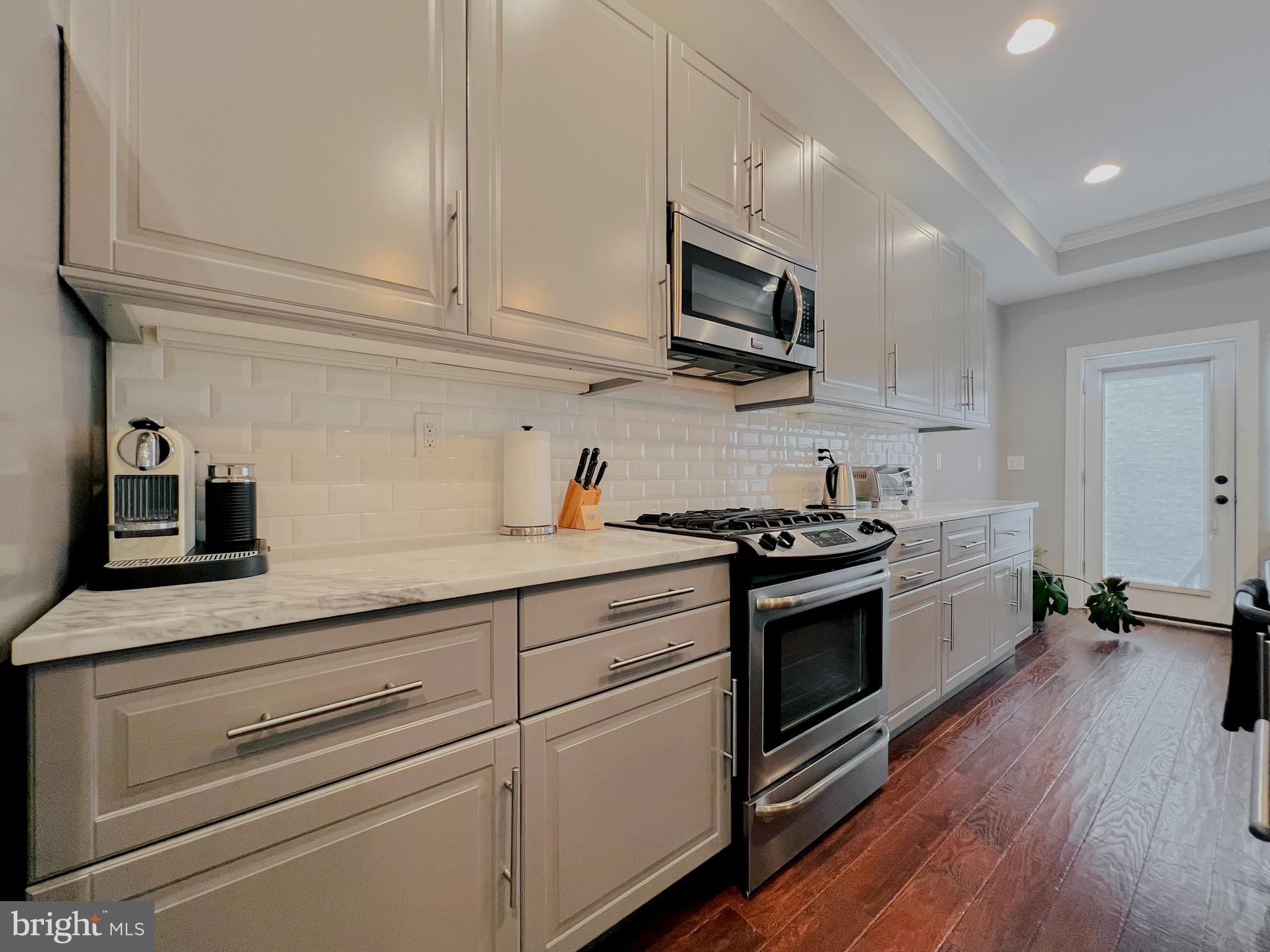 16 R Street Northwest, Unit 2 Washington, DC 20001 - Photo 10 of 47