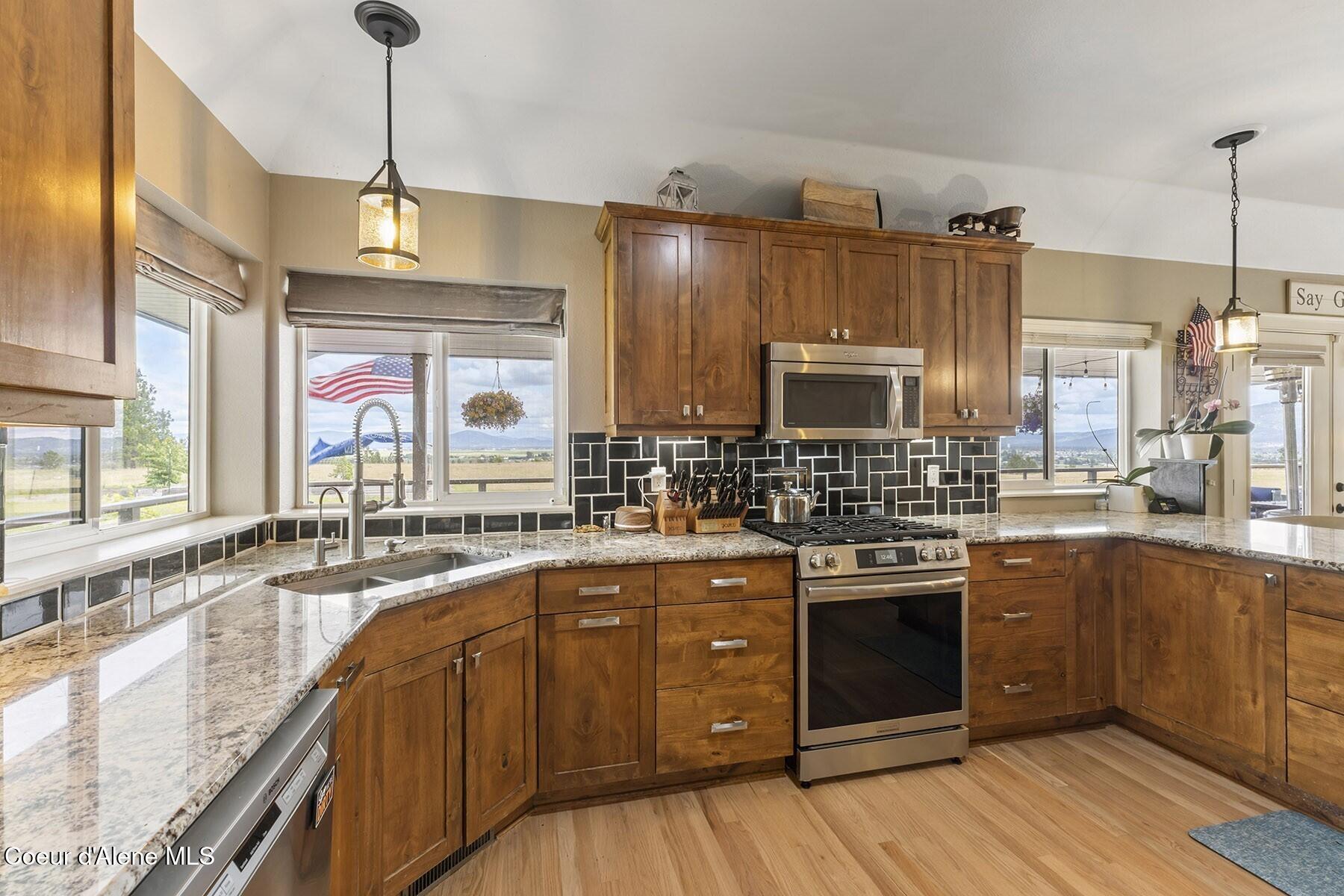 11341 North Church Road Rathdrum, ID 83858 - Photo 10 of 66 Alder Cabinets