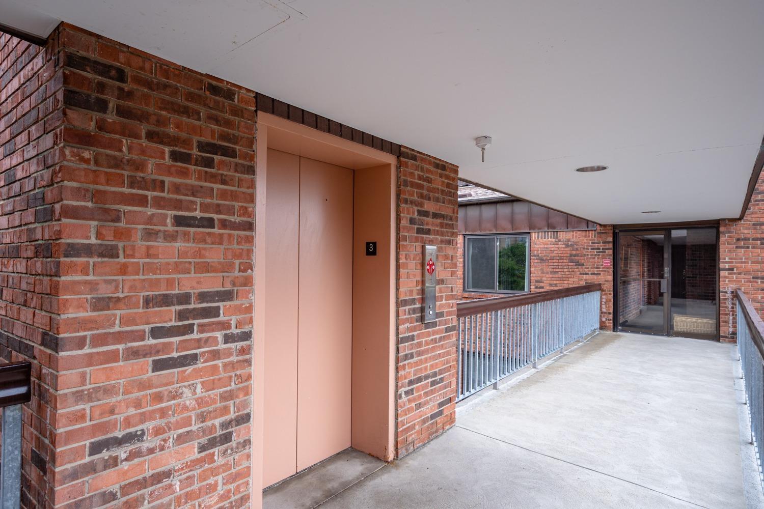 2400 Madison Road, Unit 14 Cincinnati, OH 45208 - Photo 7 of 43 Gallery Image 7