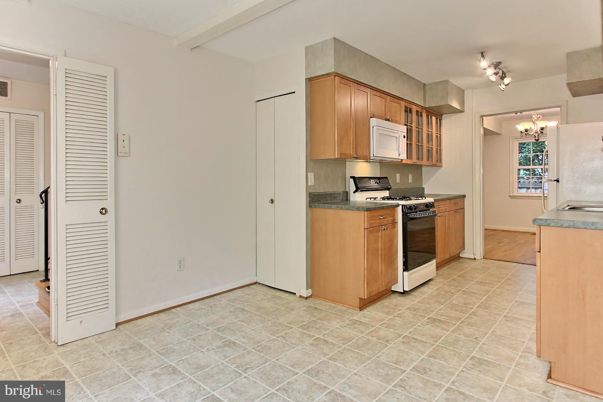 9710 Ranger Road Fairfax, VA 22030 - Photo 12 of 30 Kitchen