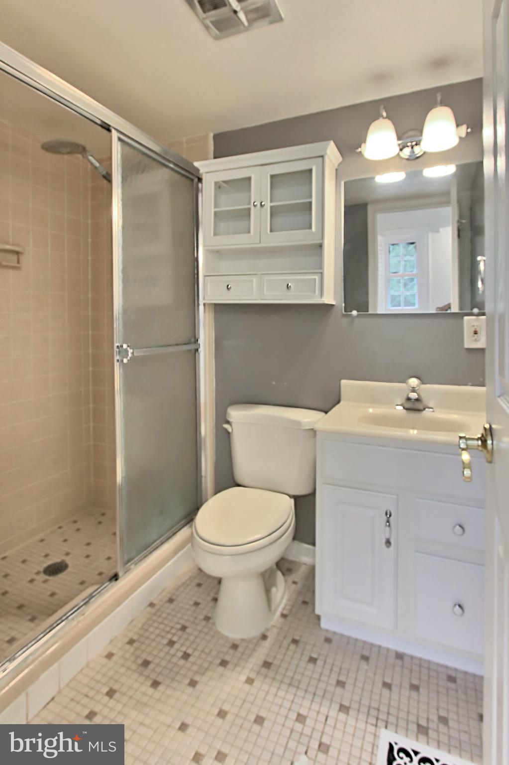 9710 Ranger Road Fairfax, VA 22030 - Photo 17 of 30 Bath (Master)