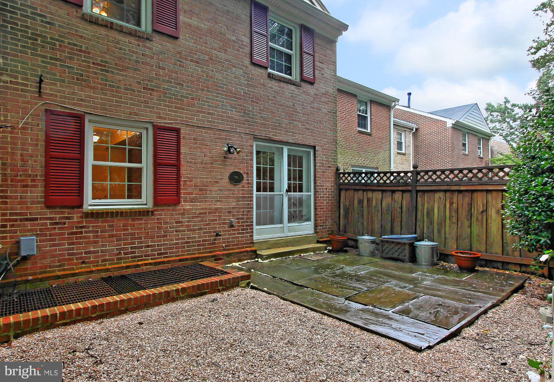 9710 Ranger Road Fairfax, VA 22030 - Photo 26 of 30 Exterior (Rear)