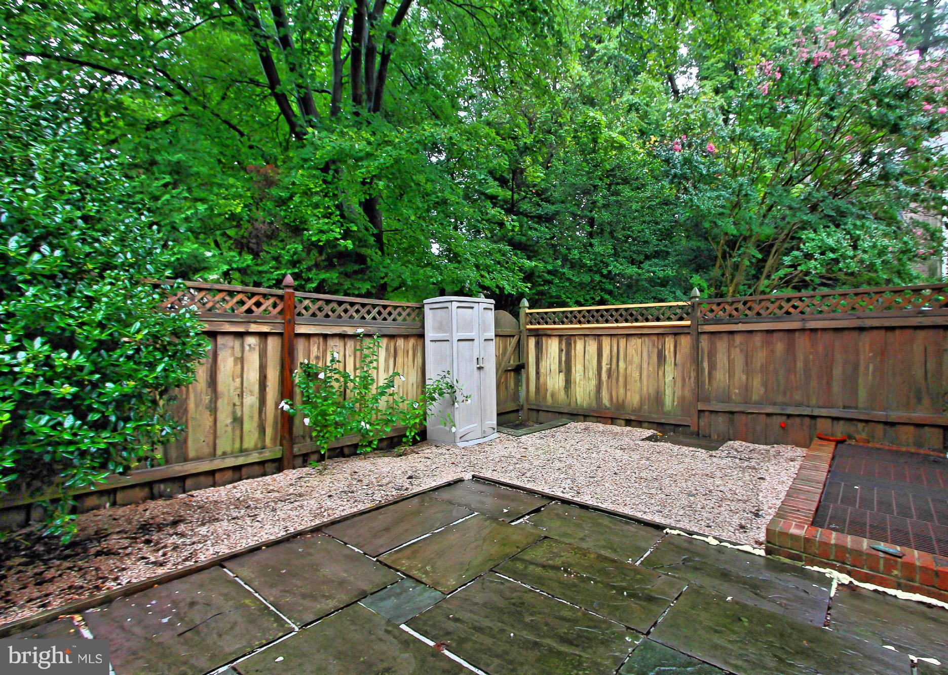 9710 Ranger Road Fairfax, VA 22030 - Photo 27 of 30 Exterior (Rear)