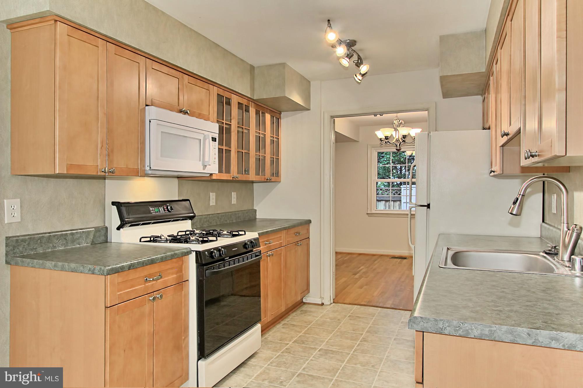 9710 Ranger Road Fairfax, VA 22030 - Photo 10 of 30 Kitchen