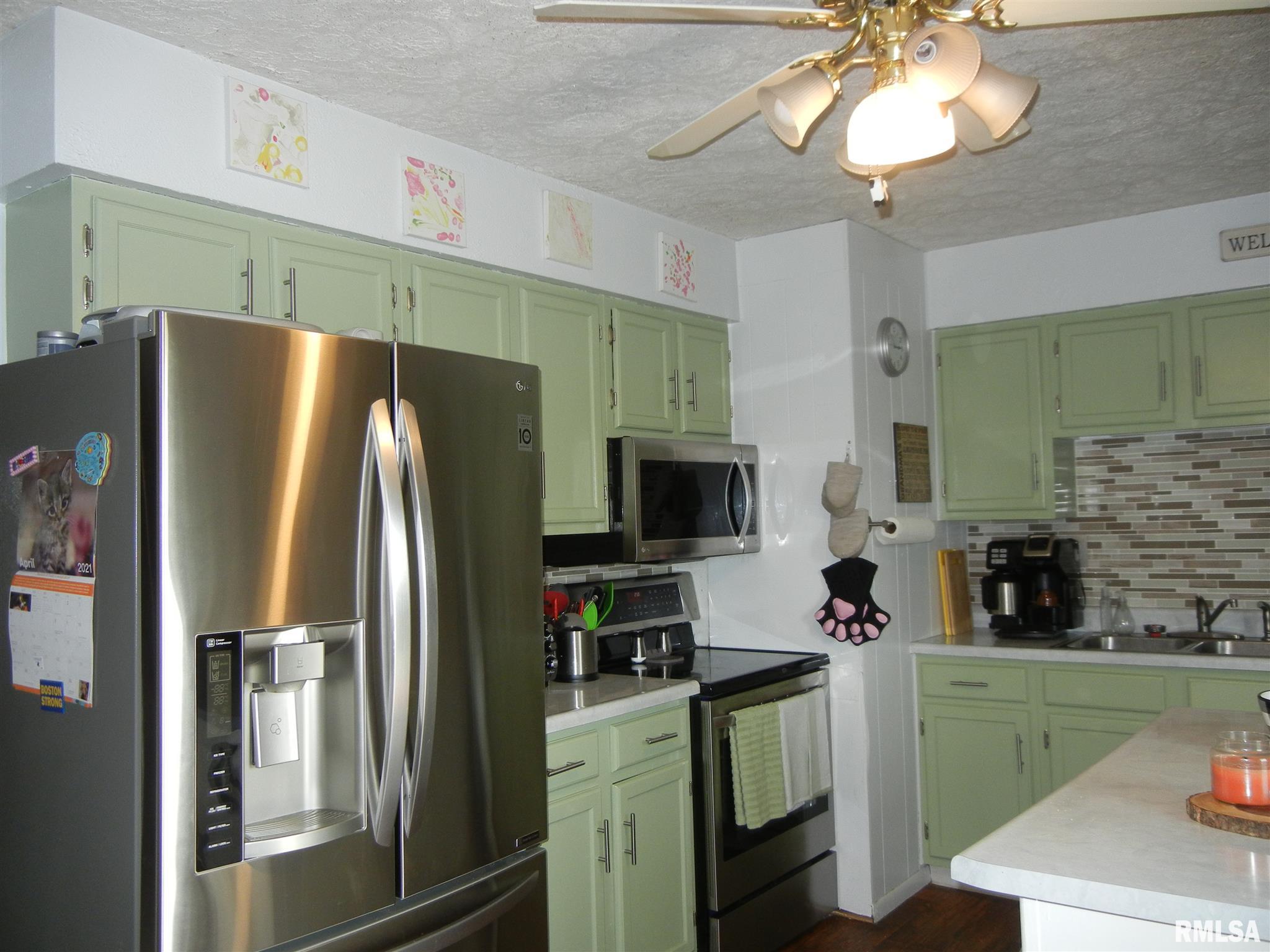 3341 Selmaville Road Salem, IL 62881 - Photo 3 of 20