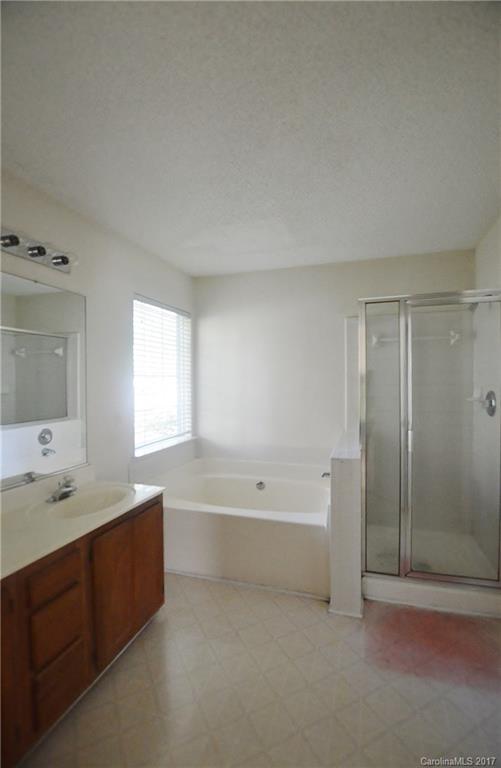 12528 Cardinal Point Road Charlotte, NC 28269 - Photo 11 of 16 Gallery Image 11