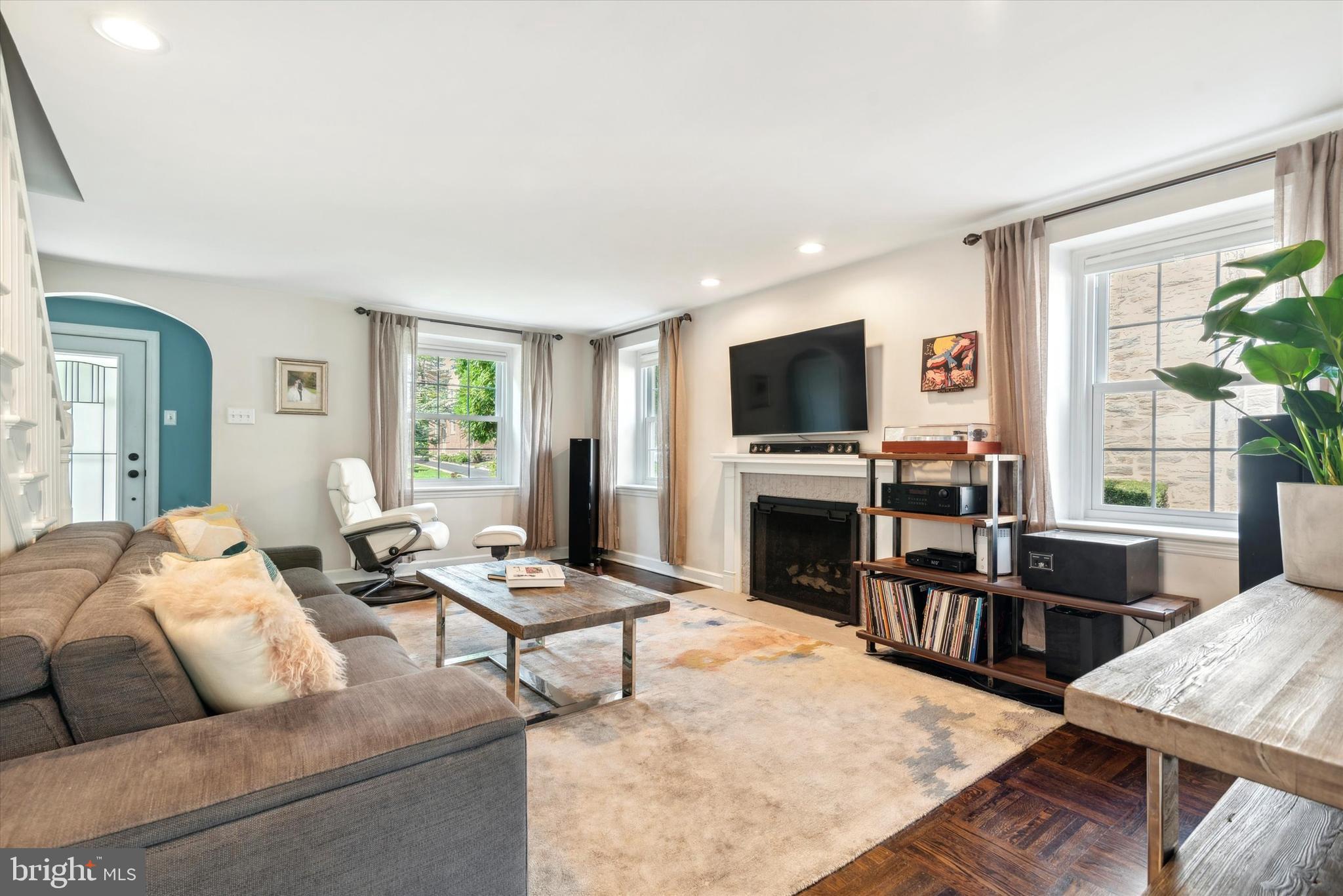 143 Sutton Road Ardmore, PA 19003 - Photo 5 of 35