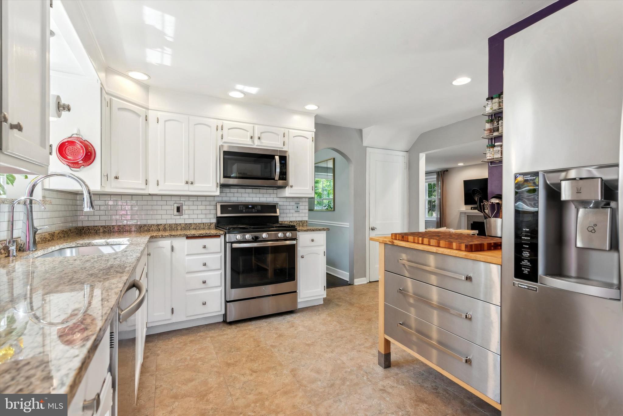 143 Sutton Road Ardmore, PA 19003 - Photo 9 of 35