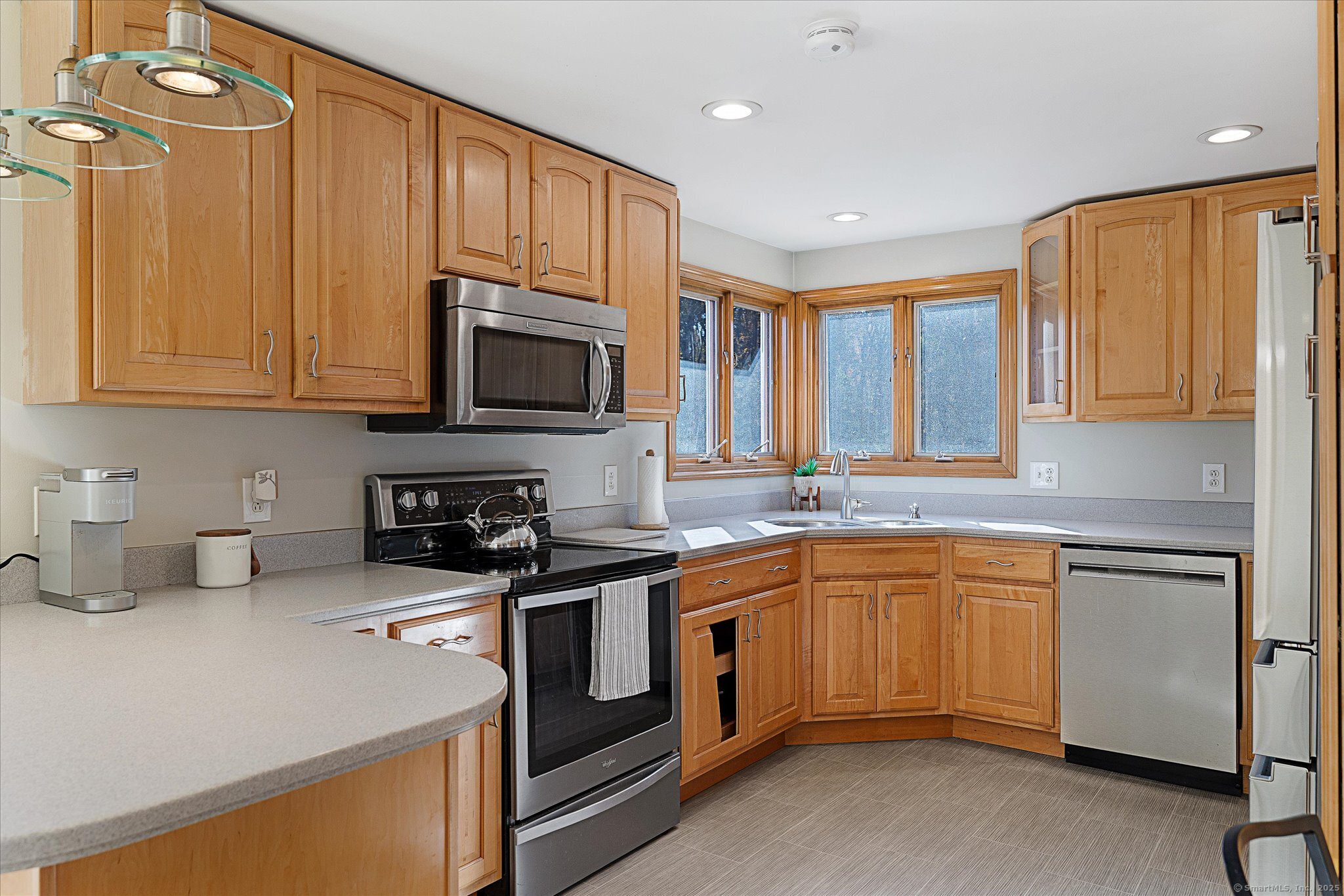 827 Thompson Road Thompson, CT 06277 - Photo 15 of 39