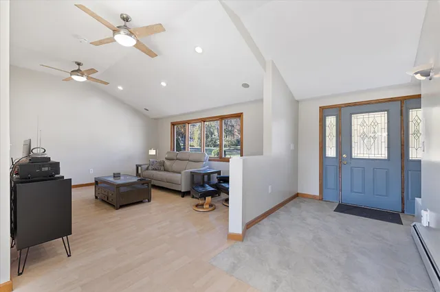 $559,900 | 827 Thompson Road, Thompson, CT 06277