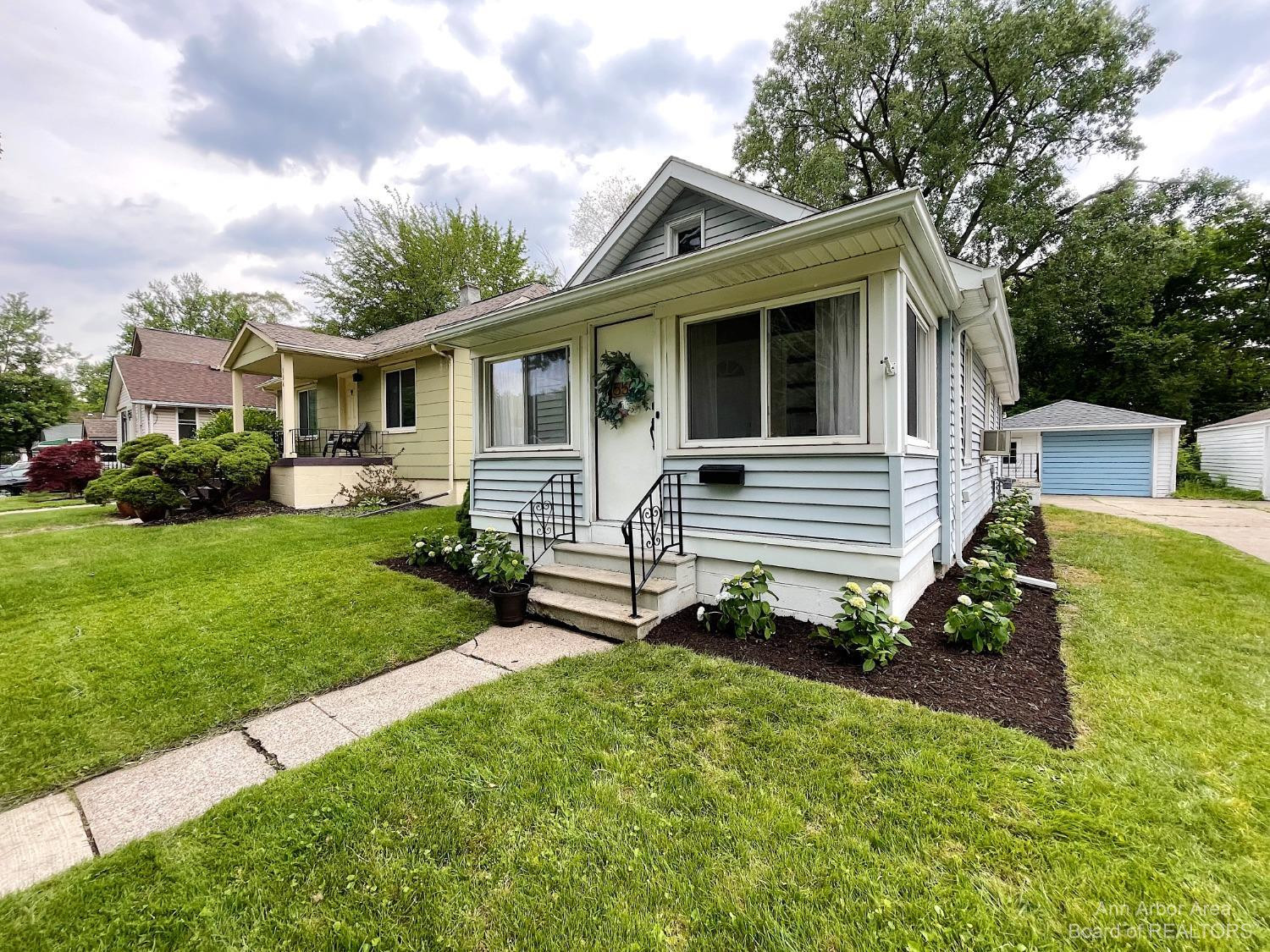 550 Stratford Road Ferndale, MI 48220 - Photo 2 of 14 Photo 2