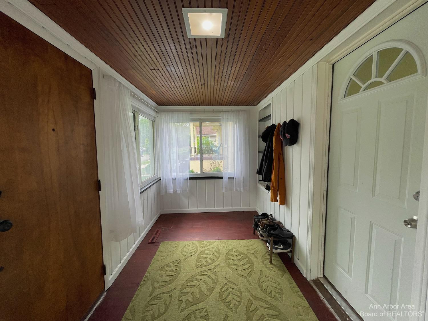 550 Stratford Road Ferndale, MI 48220 - Photo 3 of 14 Photo 3