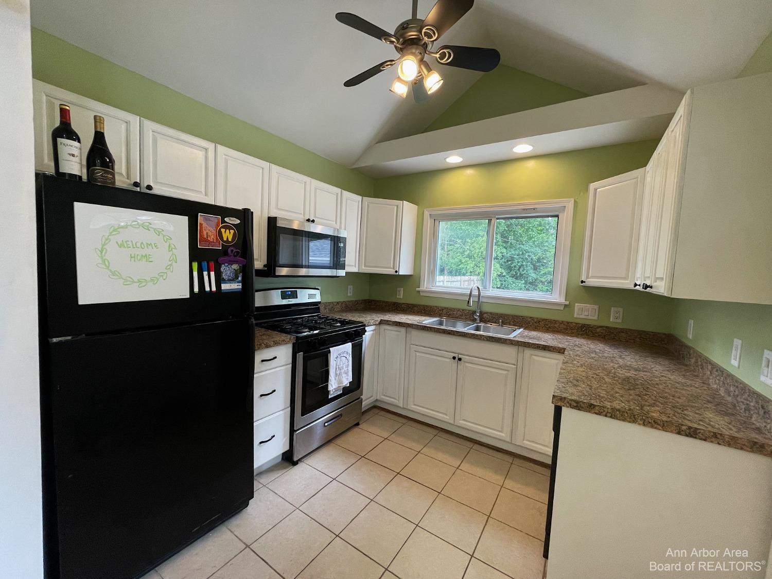 550 Stratford Road Ferndale, MI 48220 - Photo 8 of 14 Photo 8