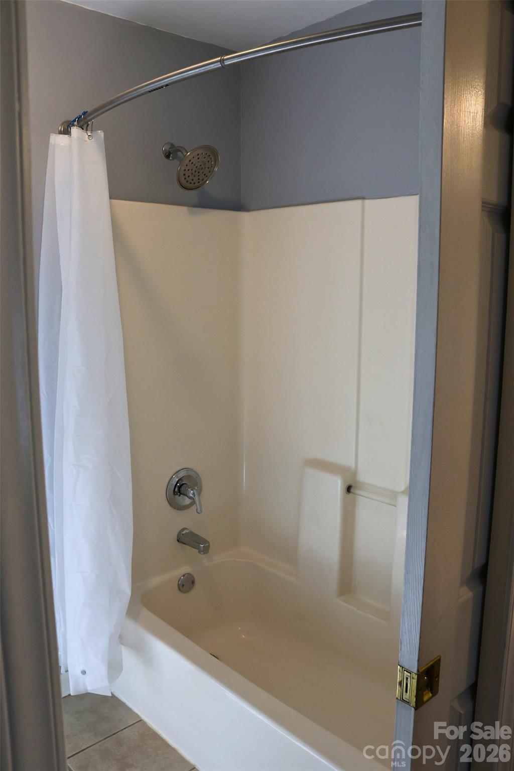 2325 Perry Road Denver, NC 28037 - Photo 18 of 28 a bathroom with a bathtub