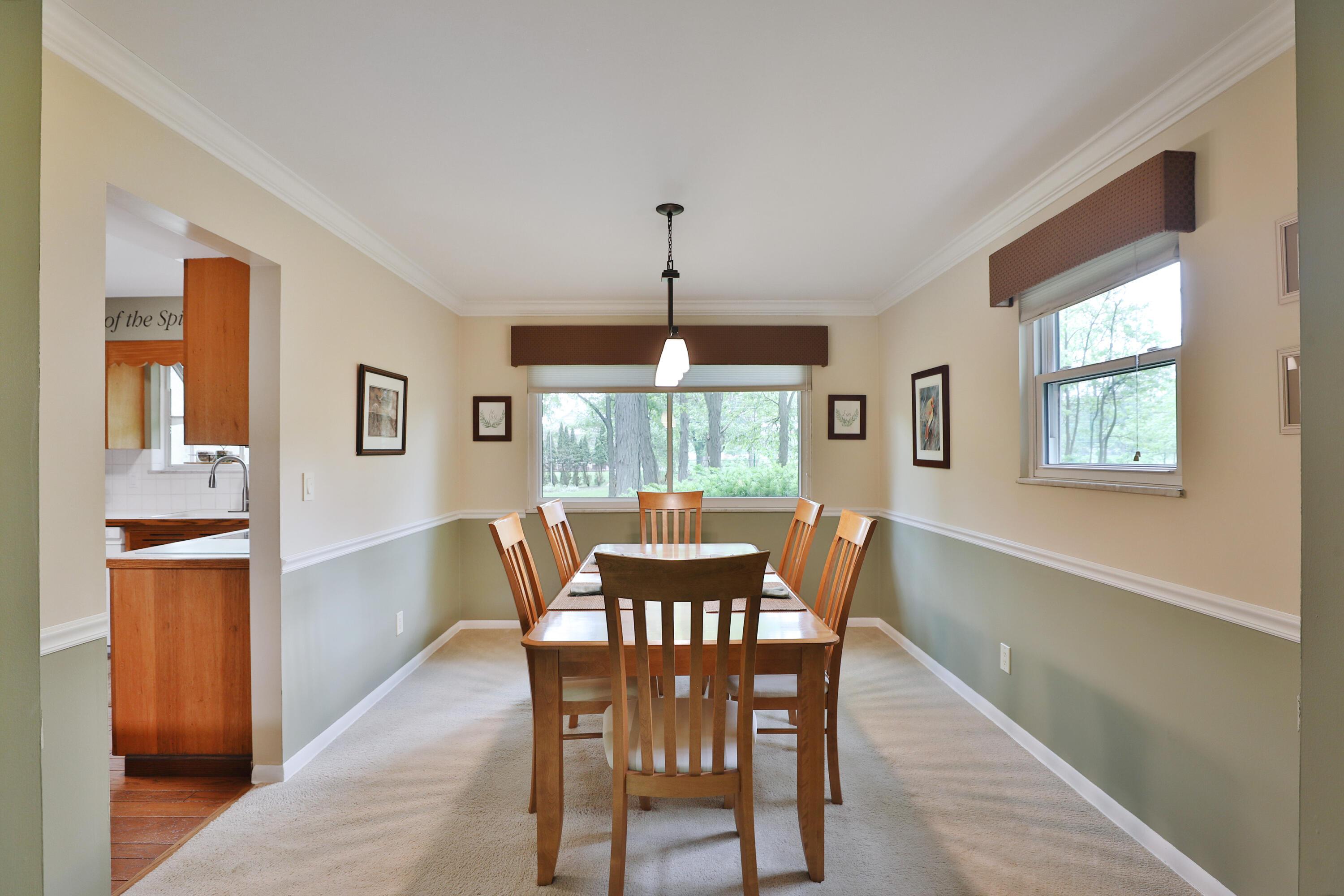6653 Merwin Road Columbus, OH 43235 - Photo 21 of 55 Dining Room