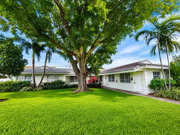 $1,695 | 2120 Northeast 41st Street, Unit A, Lighthouse Point, FL 33064