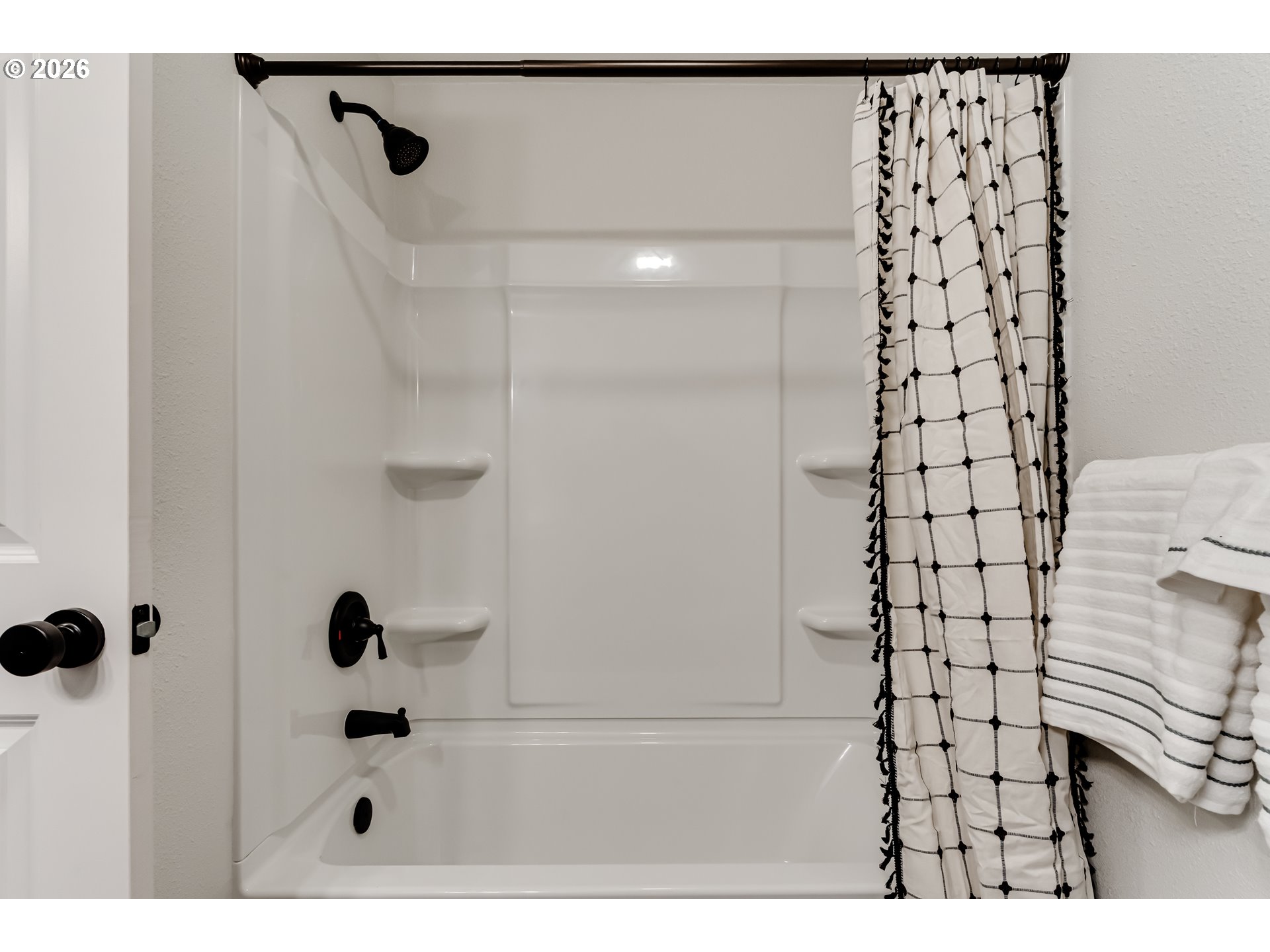 236-238 South 35th Street Springfield, OR 97478 - Photo 12 of 21 Bathroom