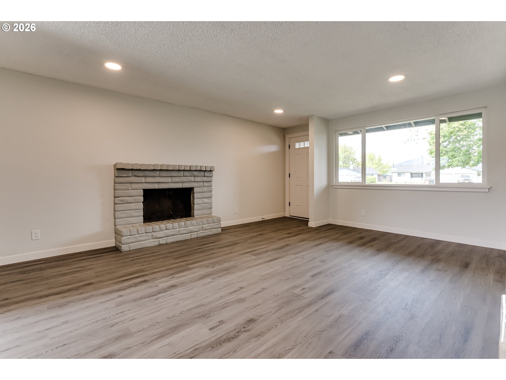 236-238 South 35th Street Springfield, OR 97478 - Photo 16 of 21 Living Room