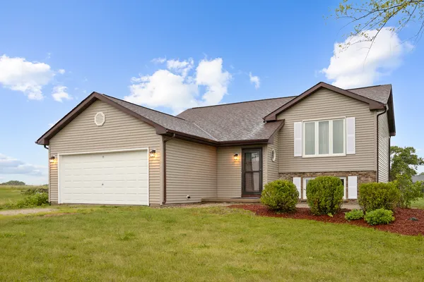 $450,000 | 3765 North Il State Route 71, Sheridan, IL 60551
